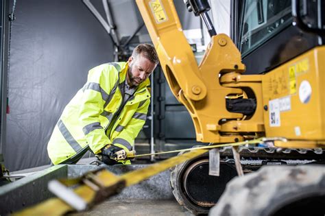 diagram for tying down mini excavator|chain down a mini excavator.